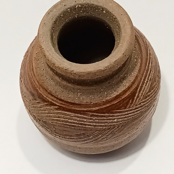 3" Grog Art Pottery Vase - Picture 4 of 5
